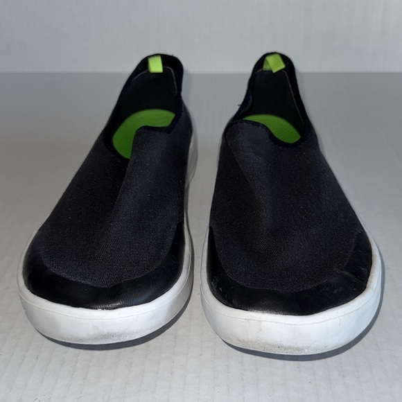 Oofos OOMG EEZEE Low Slip On Shoes In Black And White - Picture 8 of 12